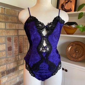 Vintage Purple 2pc Lingerie Set by Delicates